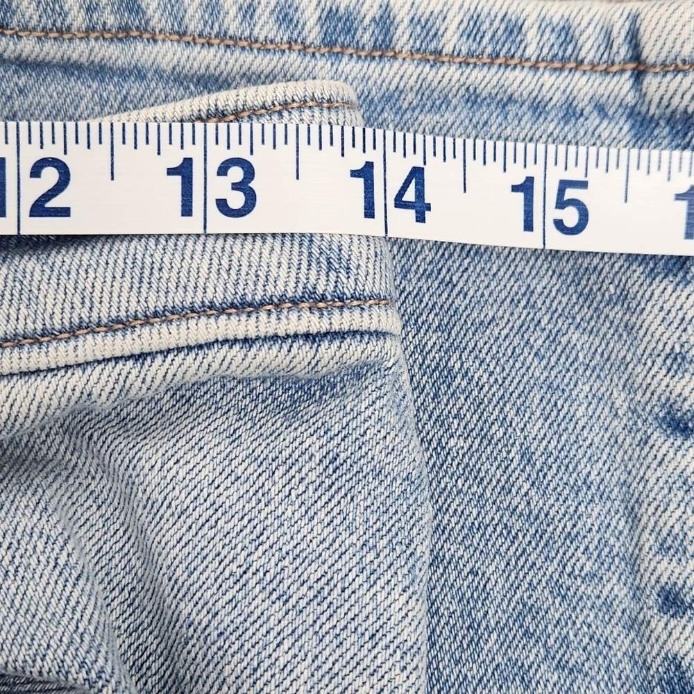 Hollister Ultra High-Rise Dad Light Wash Distressed Style Jeans 27R - Picture 9 of 11